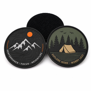 Badges en caoutchouc personnalisés avec logo, pressés à chaud, en relief, en silicone, à coudre ou à repasser, patchs en PVC pour vêtements - Product Image 1
