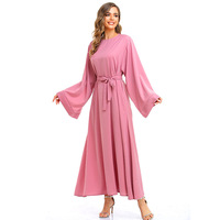 Vêtements musulmans traditionnels de couleur unie de grande taille pour femmes Robe longue Vintage Caftan islamique Maxi Jupe Robe avec cravate Vente en gros