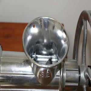 Hachoir à viande manuel à poulie Hachoir électrique Remplisseur de saucisses pour chiens ou animaux pour la cuisine - Product Image 5