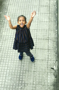 Vestido de Melody con rayas múltiples, orgánico y respetuoso con el medio ambiente, conjuntos de ropa ligera para niñas, tela de algodón orgánico - Product Image 4