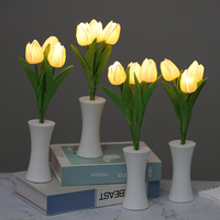 Lampe de table LED en forme de vase à fleurs artificielles, alimentée par piles, veilleuse florale, lampe d'ambiance décorative pour la maison, la chambre ou le bureau, cadeau
