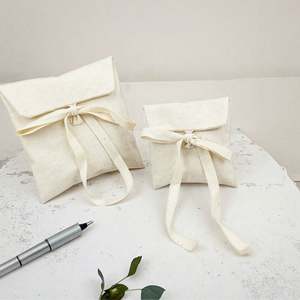 Pochette enveloppe en coton biologique avec logo personnalisé, sac anti-poussière réutilisable pour vêtements, chaussures, emballage de chaussettes, rabat pour montres, recyclable - Product Image 1