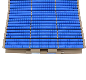 La cinta transportadora de bolas 821 se utiliza para el transporte en línea recta en varias fábricas. - Product Image 1