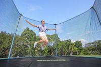Trampoline d'extérieur pour enfants Bestway 59104 Xtreme Air 3,66 m x 2,78 m en acier galvanisé thermolaqué avec échelle, facile à installer
