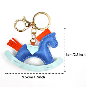 Nouveautés : Porte-clés pendentif <span class=keywords><strong>cheval</strong></span> <span class=keywords><strong>à</strong></span> <span class=keywords><strong>bascule</strong></span> <span class=keywords><strong>en</strong></span> cuir PU fait main, motif dessin animé mignon - Product Image 2