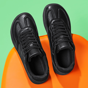 รองเท้าผ้าใบหุ้มข้อต่ำ สวมใส่สบาย <span class=keywords><strong>หัว</strong></span>รองเท้ากว้าง คุณภาพสูง ขายส่ง รองรับการสกรีนโลโก้ สำหรับผู้ชาย รองเท้าสไตล์เดินเล่นกลางแจ้ง ผลิตโดยผู้ผลิต - Product Image 5