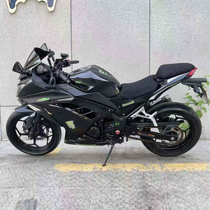 Moto d'occasion 400cc à essence, refroidissement par huile, carburateur, freins à disque, design sportif, offre abordable - Product Image 3