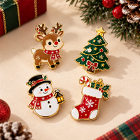 Assortiment de pin's émaillés de Noël pour cadeaux de fête, cadeaux de Noël pour les enfants, cadeaux d'entreprise, pin's en émail dur personnalisés en gros