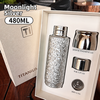 Bouteille d'eau sportive ultralégère à double paroi en titane, personnalisée, nouveau matériau, tasse isotherme pour la randonnée, le camping, le pique-nique