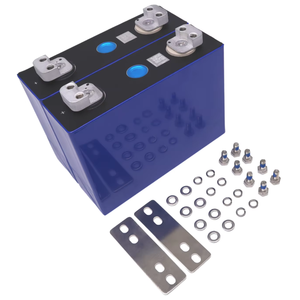 แบตเตอรี่ทรงปริซึม 3.2V 100Ah พร้อมขั้วต่อแบบเกลียว แบตเตอรี่ลิเธียมไอออน LFP ทรงปริซึม - Product Image 1