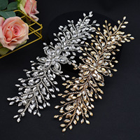 En gros, Applique florale 3D en fil et strass, motif pétale, patch en cristal à coudre pour robe de mariée, embellissement de vêtement et coiffe