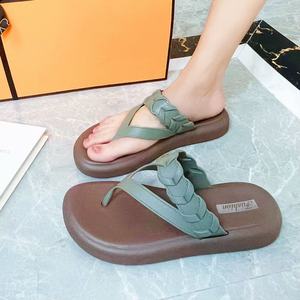 รองเท้าแตะแบบปิดนิ้วเท้ากันลื่น พื้นนุ่ม ระบายอากาศได้ดี ป้องกันกลิ่น ทำจากผ้าฝ้าย แฟชั่นทันสมัย ลายทาง ให้ความอบอุ่น พร้อมพื้นยาง - Product Image 4