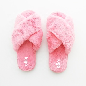 Pantoufles d'hiver en <span class=keywords><strong>fausse</strong></span> <span class=keywords><strong>fourrure</strong></span> de qualité supérieure, sandales d'été à brides croisées en <span class=keywords><strong>fausse</strong></span> <span class=keywords><strong>fourrure</strong></span> rouge foncé pour femmes (vente en gros pour le Royaume-Uni) - Product Image 2