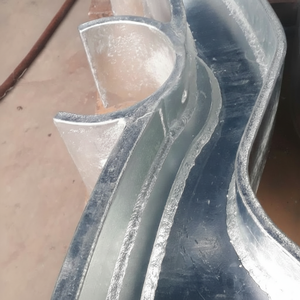 รั้วกั้นจราจรชุบสังกะสีแบบจุ่มร้อน SS400 สีเงิน ความสูง 1.5 เมตร เพื่อความปลอดภัยบนท้องถนน ลดราคาพิเศษ - Product Image 1