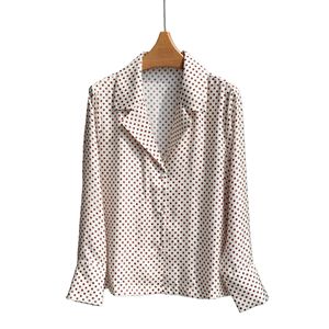 เสื้อผู้หญิงสไตล์ฝรั่งเศสวินเทจ ลายจุดสีแดงเบอร์กันดี ปกเสื้อแบบปกเชิ้ต ผ้าป๊อปลินทอเนื้อผ้าไหมระบายอากาศได้ดี ดีไซน์เก๋ไก๋ไม่ซ้ำใคร เสื้อเชิ้ต ODM - Product Image 1