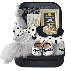 Confezione <span class=keywords><strong>Regalo</strong></span> <span class=keywords><strong>di</strong></span> Lusso <span class=keywords><strong>per</strong></span> Neonata, Set Vestito Nero e Oro da Piccola Principessa, Cotone Puro, Multi-pezzo, <span class=keywords><strong>Regalo</strong></span> <span class=keywords><strong>per</strong></span> Bambina <span class=keywords><strong>per</strong></span> Compleanno o Cento Giorni - Product Image 5