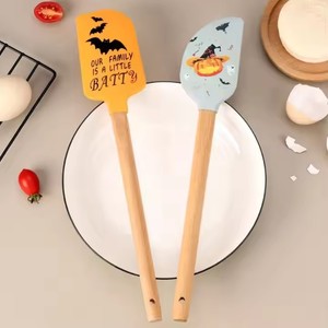 Spatule en silicone antiadhésive avec manche en bois, motif citrouille et araignée d'Halloween, design personnalisé, <span class=keywords><strong>pour</strong></span> la pâtisserie et la cuisine à la maison - Product Image 1