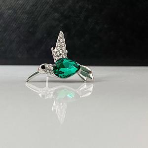 قلادة أجنحة الطيور سيدة شخصية مرصعة بالماس الأخضر الطنان طوق سلسلة العظام قلادة - Product Image 5