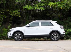 รถยนต์ SUV ขนาดกะทัดรัด <span class=keywords><strong>T</strong></span> <span class=keywords><strong>Roc</strong></span> 280TSI 14T DSG เครื่องยนต์เบนซิน รุ่นปี 2026 ลดราคาพิเศษ พวงมาลัยซ้าย หลังคาพาโนรามิกซันรูฟ ไฟ LED แอร์อัตโนมัติ พร้อมส่งมอบ - Product Image 4