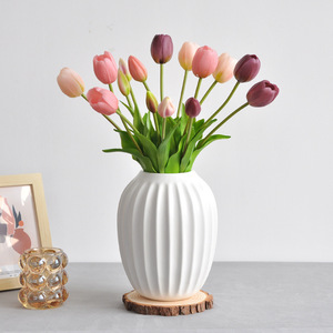 Bouquet de tulipes artificielles en fil de caoutchouc souple, décoration haut de gamme pour la maison, accessoires de photographie - Product Image 3