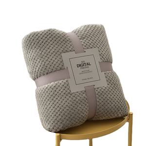 Yourlia vente en gros de couverture jetable de luxe personnalisée pour la maison couverture polaire en flanelle douce gaufrée ananas - Product Image 1