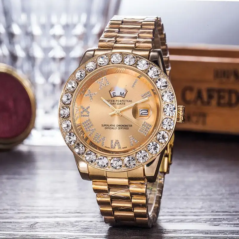 Reloj de oro de 18K con caja cuadrada, marca propia