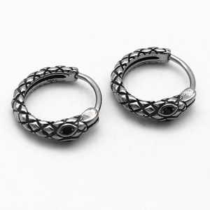 Pendientes de aro de acero de titanio con diseño de serpiente yunnique, diseño animal unisex, otoño 2024 GZYE-EC1080 - Product Image 3