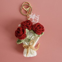 Llavero de Ganchillo con Rosas, Girasoles y Tulipanes Tejidos a Mano, Mini Ramo de Flores, Colgante de Regalo de San Valentín, Llavero con Flor de Rosa
