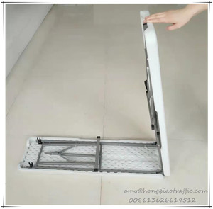 مقعد قابل للطي مقاس 6 قدم 183 سم مقعد بلاستيكي أبيض للحديقة وللنزهات قابل للنقل مقعد للتخييم بالفناء - Product Image 3