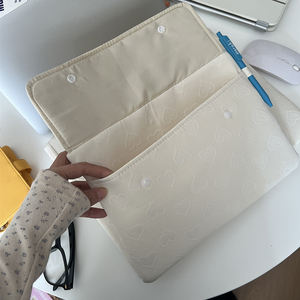 Étui pour tablette à motif de coeur de fleur de cerisier pour <span class=keywords><strong>iPad</strong></span> Pro 11 13-14 10.9 pouces M3 M2 M4 Design Simple en polyester intérieur durable - Product Image 2