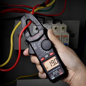 Multímetro Digital de Alta Precisión AC/DC con Pinza Amperimétrica, 2000 Lecturas, Retención de Datos, Inalámbrico, Corriente de Fuga, Frecuencia, 200A, 600V, CAT III - Product Image 1