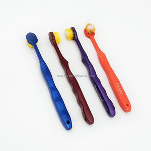 แปรงสีฟันสำหรับผู้ใหญ่หัวแปรงกว้างแบบสั้นพลาสติกแข็งปลายแหลมปลายแต่งเทปขนแปรงถ่านนุ่มสีตามสั่ง - Product Image 2