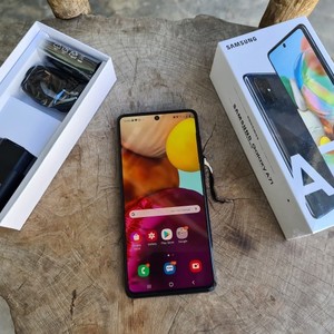 Teléfono Móvil <span class=keywords><strong>A71</strong></span> <span class=keywords><strong>Android</strong></span> Versión Estadounidense Casi Nuevo Gran Oferta Venta al por Mayor con Huella Dactilar - Product Image 3