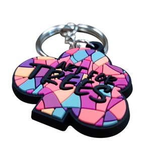 Wholesale PINSBACK Brand 1.25inch New Design Customized Souvenir Rubber Coin Holder Key Chain Offset Printing Durable Low MOQ 3D