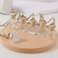 Pendentif diffuseur de parfum pour voiture, flacon en verre miniature avec bouchon en bois, à suspendre dans l'habitacle