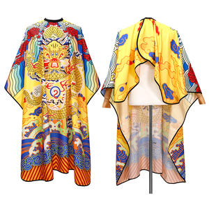 Nouveau design tabliers de barbier professionnel antistatique coupe de cheveux <span class=keywords><strong>capes</strong></span> de barbier avec chinois <span class=keywords><strong>le</strong></span> dragon et la cape à motif phénix - Product Image 1