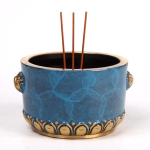 Quemador de incienso grande de cobre con forma de loto para uso doméstico, adecuado para ofrecer incienso a Buda, estilo Xuande. - Product Image 1