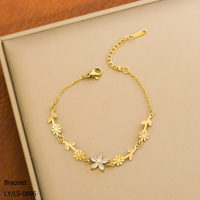 Bracelet Pendentif Fleur en Zircon Violet en Acier Inoxydable 304/316 Plaqué Or 18 carats, Style Vintage Luxe Léger et Écologique pour Femme