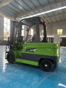 Chariot élévateur électrique 1T 2T 3T 3m bon marché avec batterie 60V pneus solides et cadre en acier durable en forme de C pour des performances fiables - Product Image 4