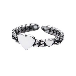 Anello Aperto Regolabile a Doppio Cuore per Donne, Colore Argento Anticato, Gioiello da Dito alla Moda - Product Image 5