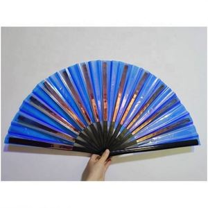 พัดมือพับได้ลายดอกไม้ ขนาด 33 ซม. ทำจากไม้ไผ่เคลือบ PVC สีรุ้งโฮโลแกรม เหมาะสำหรับงานเทศกาลดนตรีและปาร์ตี้ - Product Image 6