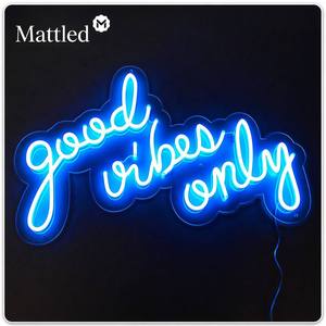 Letrero LED de Neón 'Good Vibes Only', Decoración de Pared Estética, Acrílico Rosa Regulable, Listo para Enviar, para Dormitorio, Sala de Estar, Oficina en Casa - Product Image 3