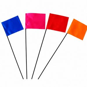 Drapeau de signalisation fluorescent haute visibilité 4x5x21 pouces avec piquet métallique pour marquage des installations, travaux de construction et aménagement paysager - Product Image 4