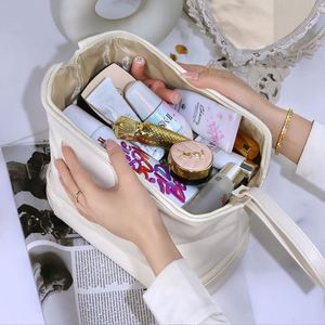 Sac de maquillage de grande capacité à fermeture éclair, de haute qualité, pour voyage et articles de toilette, personnalisable avec logo, échantillon gratuit directement de l'usine - Product Image 3