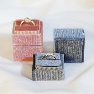 Wholesale Luxury Vintage <b>Ring</b> Box Microfiber Velvet Jewelry Travel <b>Storage</b> Case with Custom Logo for Weddings - Product Image 4