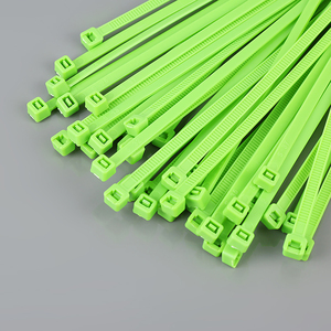 Attache-câble en <span class=keywords><strong>plastique</strong></span> autobloquante OEM fabriquée en Chine, 4,8*300 mm - Product Image 4