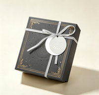 Boîte cadeau rectangulaire rigide biodégradable en papier recyclable avec fermeture magnétique en feuille holographique de luxe, impression quadricolore