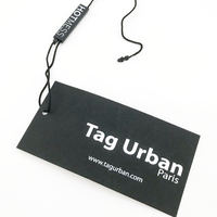 Étiquettes suspendues personnalisées en carton mat, étiquettes de vêtements en papier d'art, étiquettes volantes pour vêtements, conception de logo imprimé durable