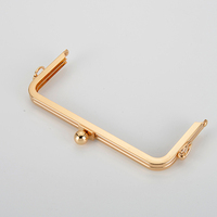 Cadre de sac à main de luxe doré sans nickel de haute qualité avec fermoir interne flexible et fermoir Kiss Lock pour boîte à monnaie en métal