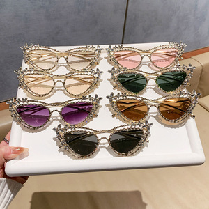Rhinestone Cat-Eye <b>Sunglasses</b> For Women Metal Frame UV400 Protection Fashionable Trendy Sunshades Type 3 PC Lens - Product Image 1